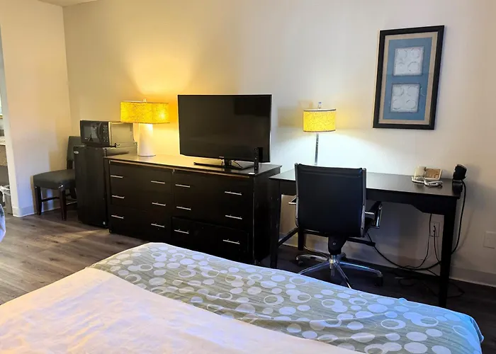 Baymont By Wyndham Meridian